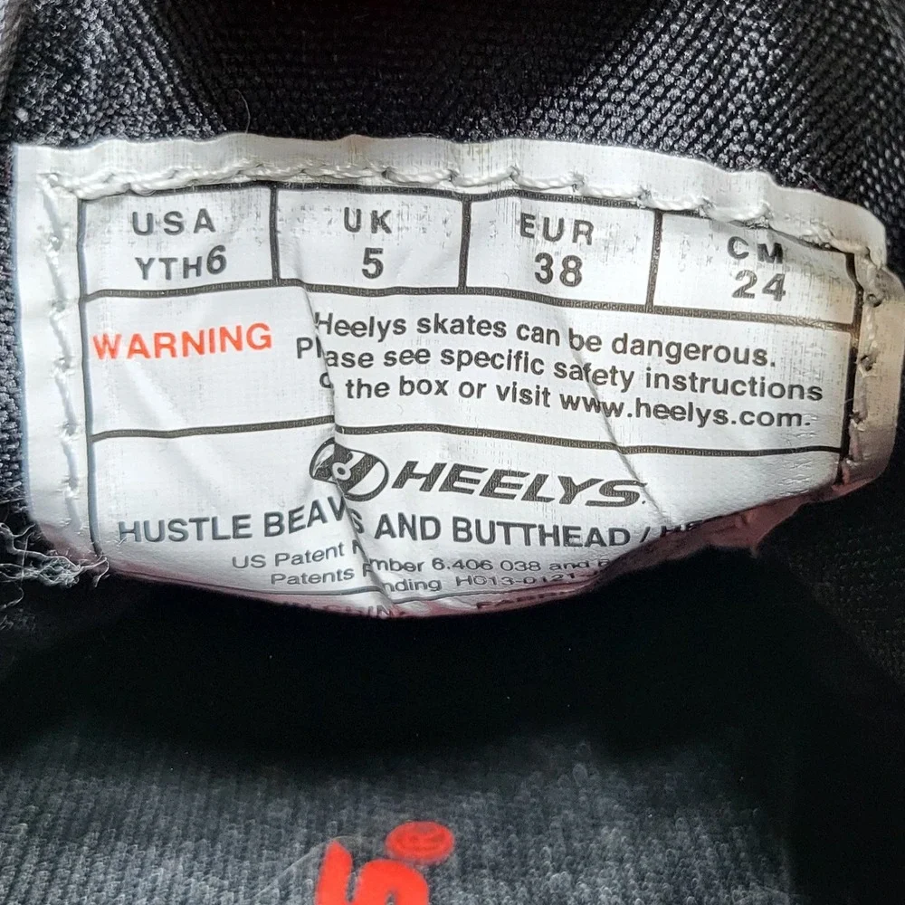Heelys Hustle Beavis and‎ Butt-Head Mens 6 White Black Excellent Wheeled Shoes